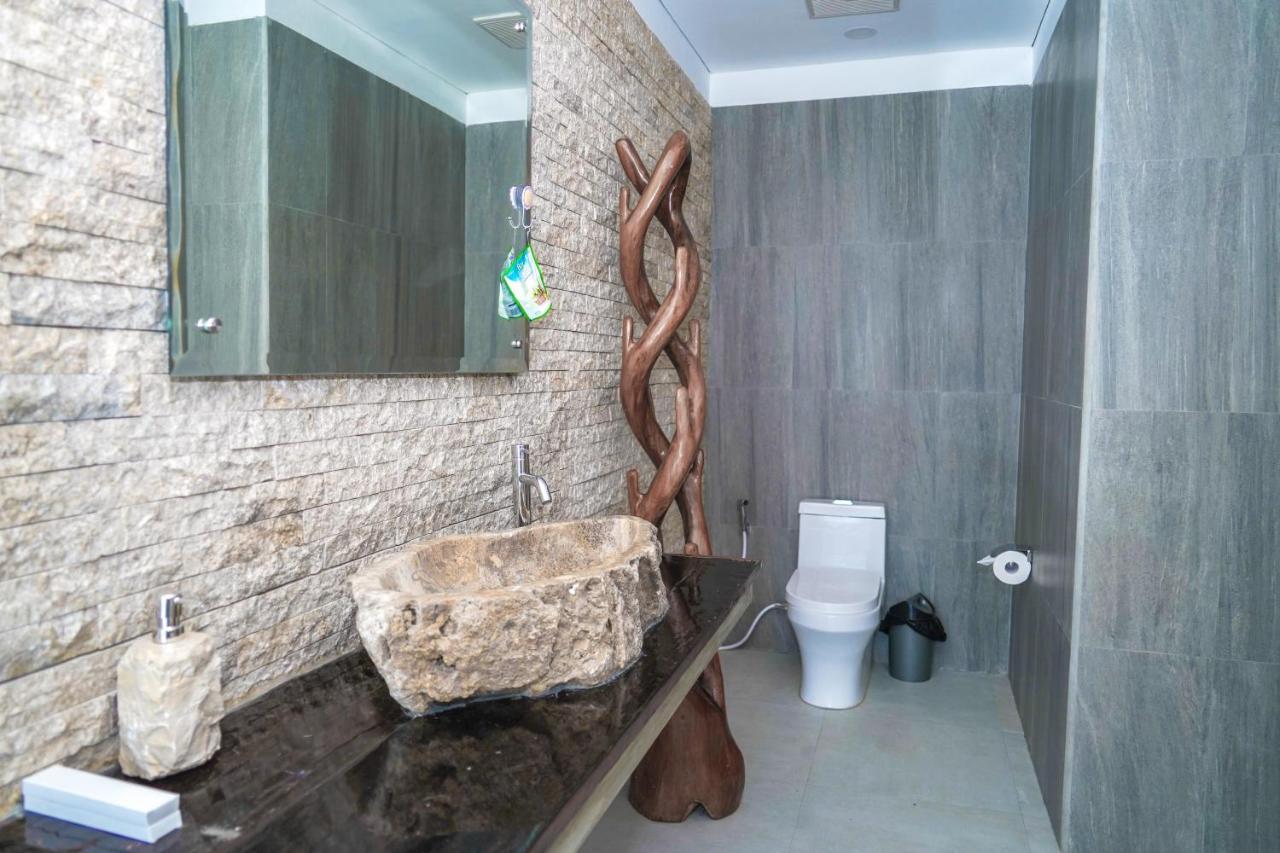 Theodor Hotel Labuan Bajo Buitenkant foto