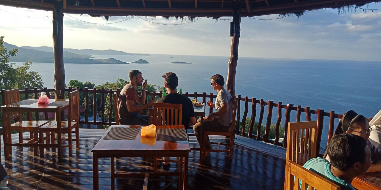 Theodor Hotel Labuan Bajo Buitenkant foto
